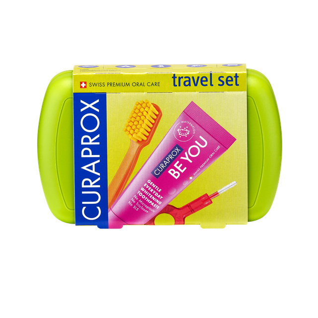 Curaprox Reisset groen, mondverzorging set with toothbrushes and accessories in green, for dental hygiene and oral care.