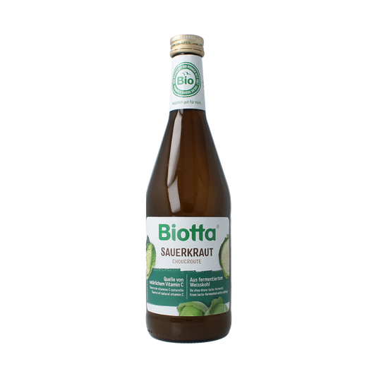 Biotta Zuurkoolsap organic fermented cabbage juice in a 500ml bottle, natural probiotic beverage with a cloudy appearance.