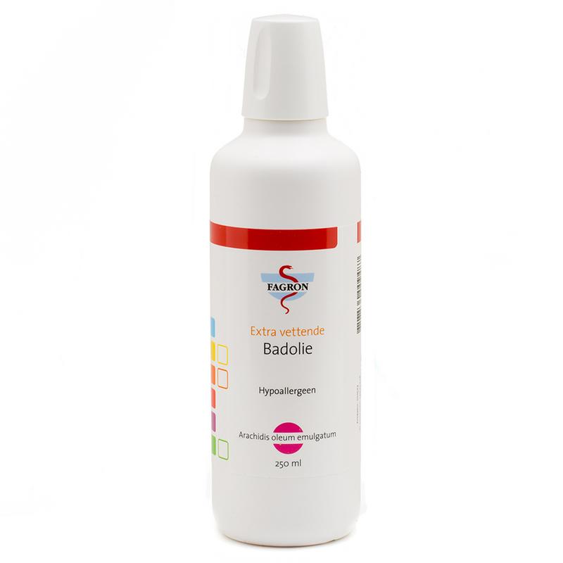 Fagron Badolie extra vettend 250ml bottle, a nourishing bath and shower oil with a thick, moisturizing formula.