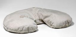 Mattisson Kersenpitkussen U-vorm, 1 stuk, soft cushion designed for comfort and support.