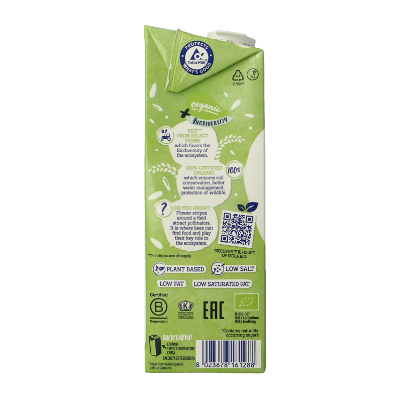 Glass of Isola Bio organic rice drink in a 1-liter bottle, showcasing the natural light-colored rice beverage.