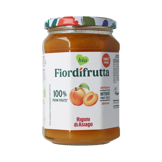 Jar of Fiordifrutta organic apricot jam, 600g, a natural spread for bread and toast with fresh apricot flavor.