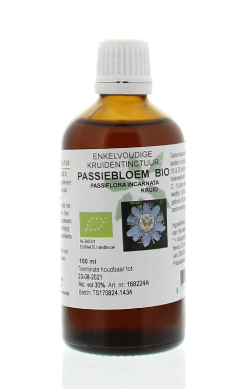 Cruydhof Passiflora incarnata organic herbal tincture in a 100ml bottle, featuring fresh passionflower herbs for natural wellness.