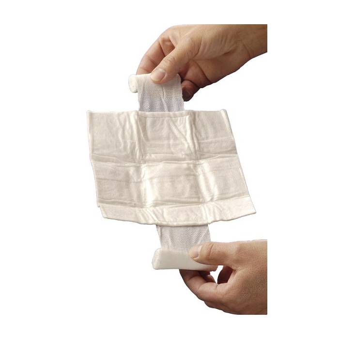 Heka Snelverband nr. 1, 12x12 cm, sterile adhesive bandage for first aid, with packaging visible.