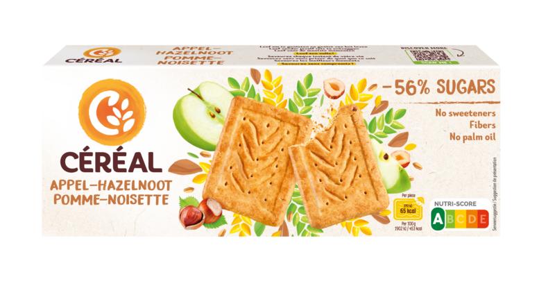 Cereal appel hazelnoot koek, 230g, close-up of crunchy cereal cookie with apple and hazelnut pieces.