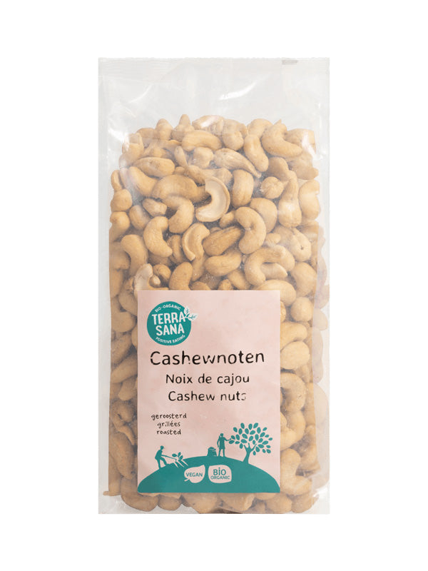Roasted unsalted organic cashew nuts in a 750g bag by TerraSana, ideal for healthy snacking and nut lovers.