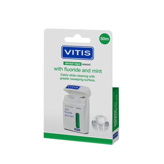 Vitis Tape waxed fluor mint groen dental tape for oral hygiene and floss control, 50 meters, one roll.