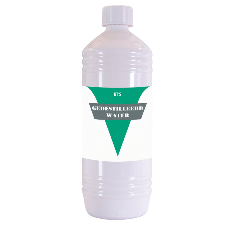 BT'S gedestilleerd water in 1-liter bottle, used for cleaning purposes, with clear liquid visible in the transparent container.
