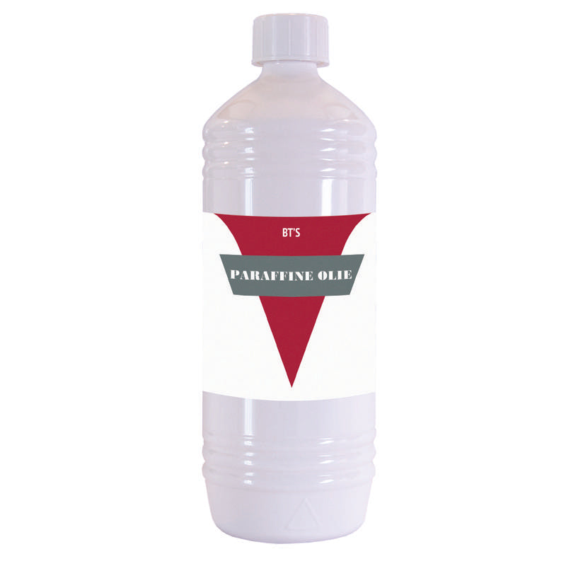 BT'S paraffine olie in a 1-liter bottle, natural transparent oil suitable for use in oils en vetten products.