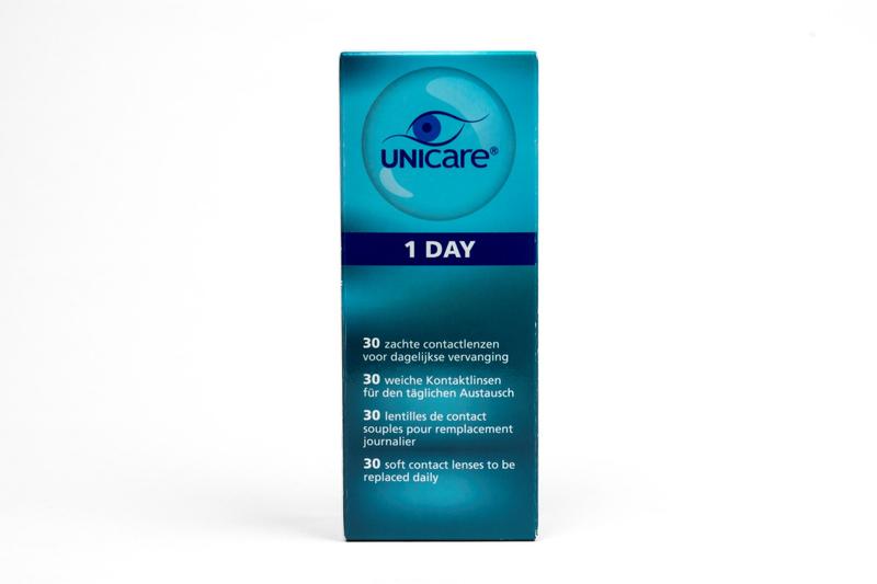 Unicare Daglenzen -4.25 optical contact lenses, 30 pack, showing clear lenses and packaging for vision correction.