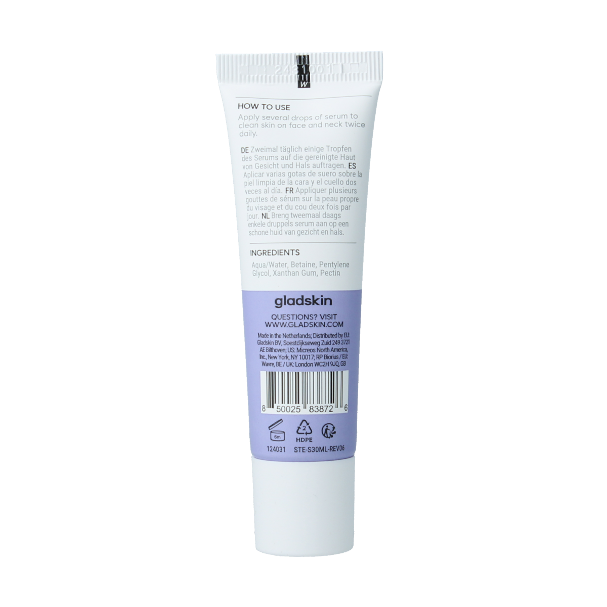Gladskin Serum gezichtsverzorging in 30ml bottle, close-up of the clear skincare product with minimalist label.