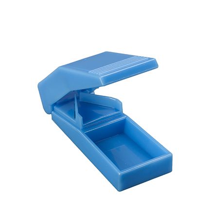 Spruyt Hillen blue tabletsplitter instrument for splitting pills, shown in the image.