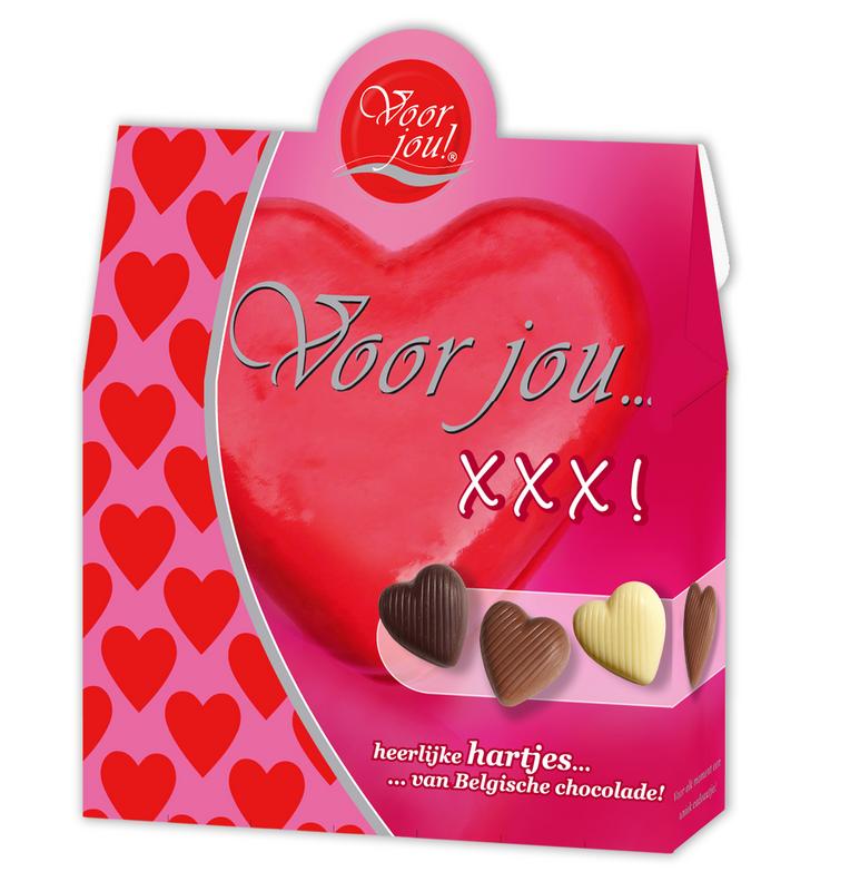 Voor Jou! chocolade cadeau doos met hartjes en XXX, 100 gram, featuring assorted chocolates in a decorative gift box.