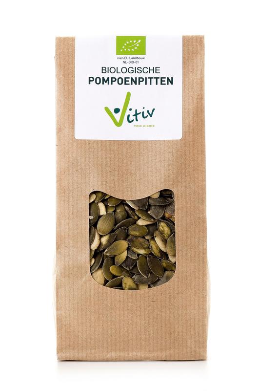 Organic Vitiv pumpkin seeds in a 500g bag, raw superfood snack with green pumpkin seeds on a white background.