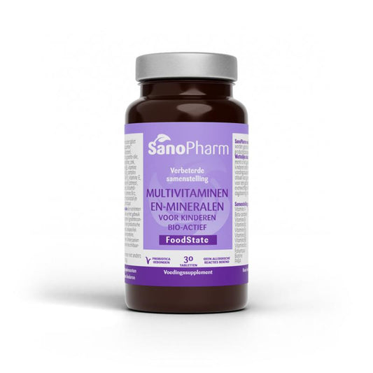 SanoPharm Kindermultivitaminen en mineralen foodstate multivitamin tablets for children, showing a close-up of the product bottle and tablets