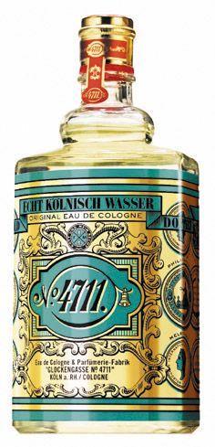 4711 Eau de Cologne flacon, 200ml, classic fragrance bottle with elegant design and clear glass showcasing the scent.