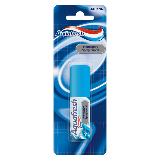Aquafresh Mondhygiëne en Poetscontrole spray in 15ml bottle, dental hygiene product with Aquafresh branding.