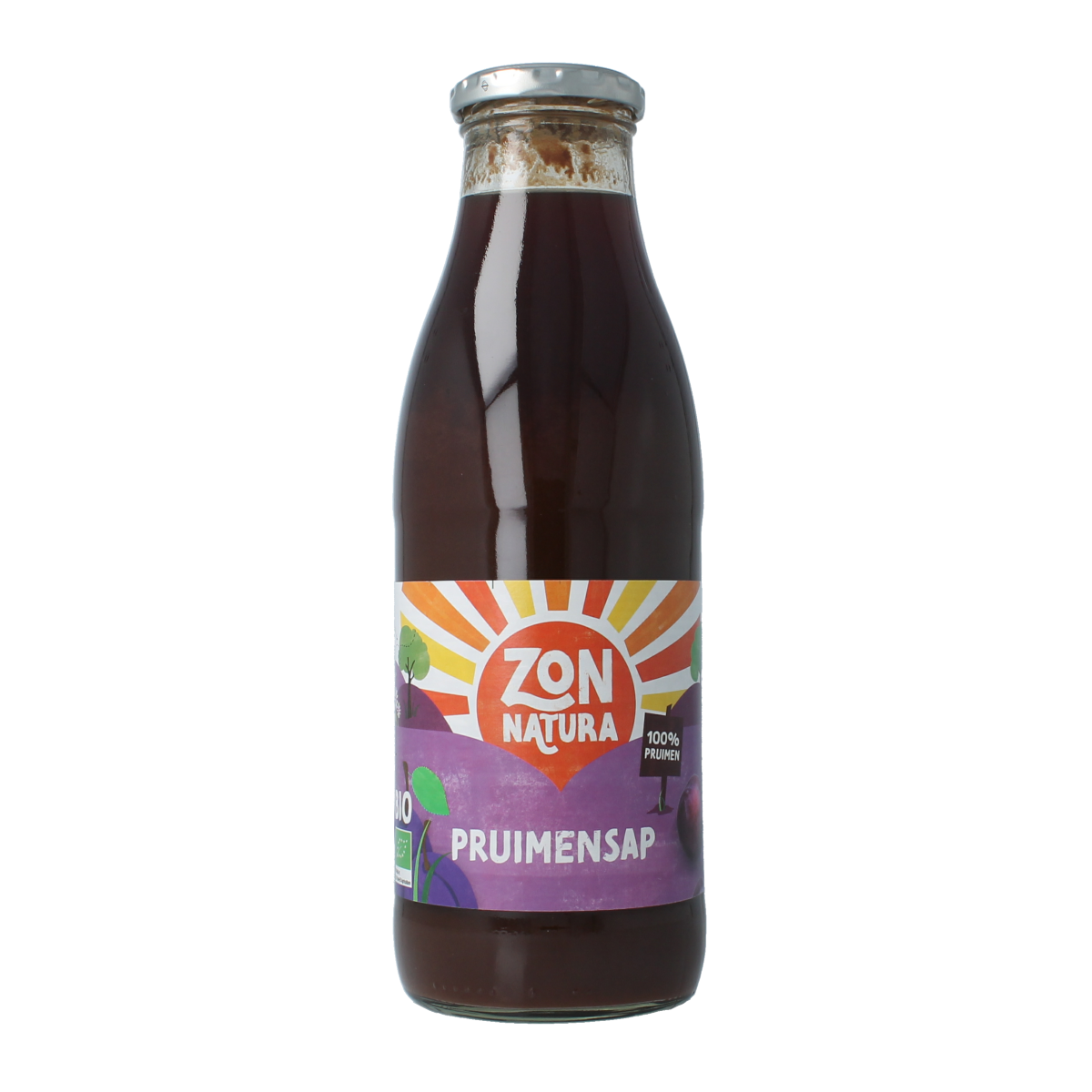 Zonnatura Pruimensap bio 750ml glass bottle showing fresh orange juice in a clear glass with a white background.