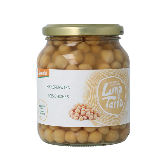Luna E Terra bio kikkererwten in 350g package, organic chickpeas from the vegetable and fruit section, fresh and healthy.