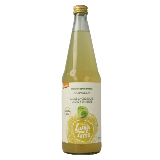 Luna E Terra Demeter organic sauerkraut juice bottle, 700ml, natural fermented cabbage drink in clear glass bottle.
