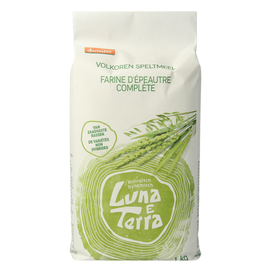 Luna E Terra organic whole spelt flour in a 1kg bag, Demeter biodynamic label, ideal for baking and cooking.