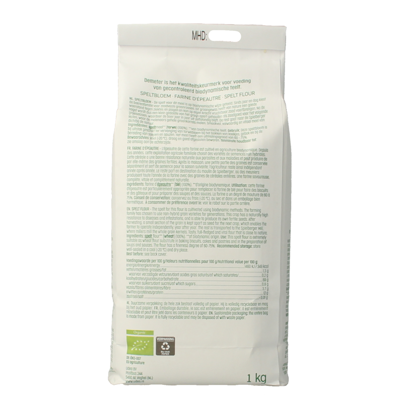 Luna E Terra Demeter organic spelt flour in a 1 kg bag, natural whole grain flour for baking and cooking.