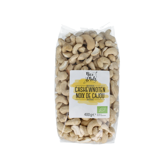 Raw organic cashew nuts from Nice & Nuts, 400g, displayed in a clear bowl, highlighting their creamy texture and natural color.