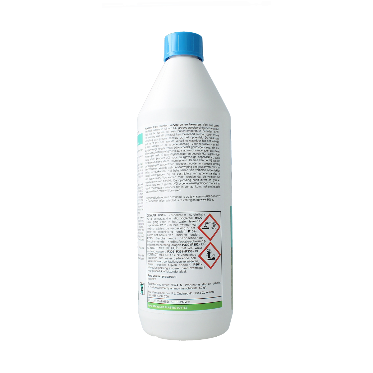 HG Groene aanslagreiniger 1 liter cleaner for removing green algae and moss from outdoor surfaces, in a spray bottle.