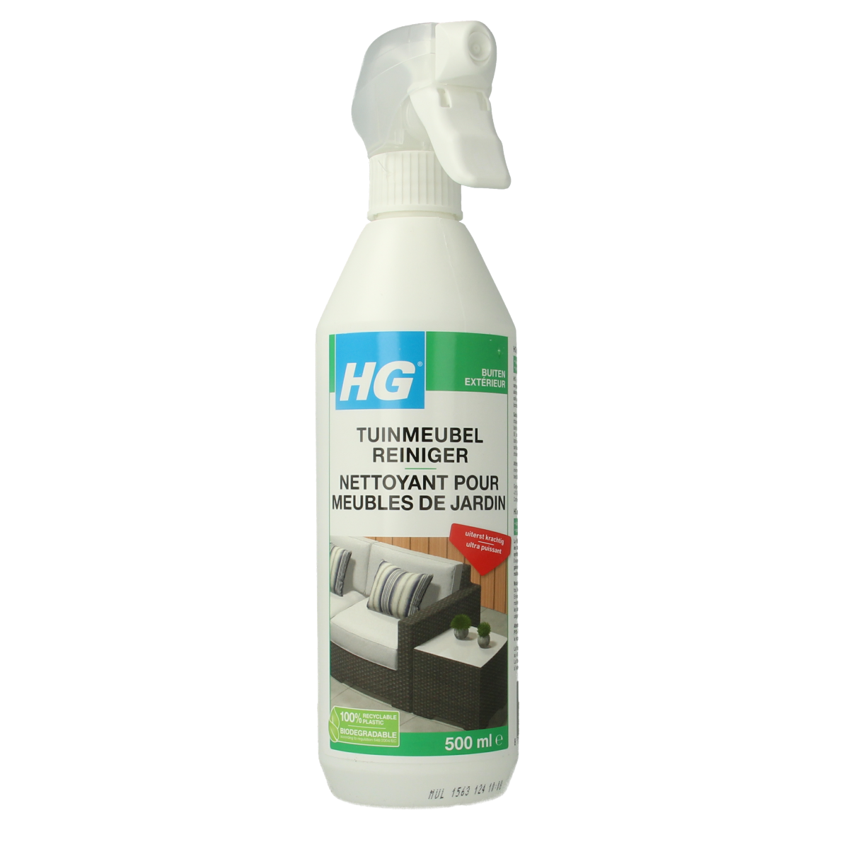 HG Tuinmeubelreiniger 500ml spray bottle for cleaning garden furniture and outdoor surfaces, with easy-to-use spray nozzle.