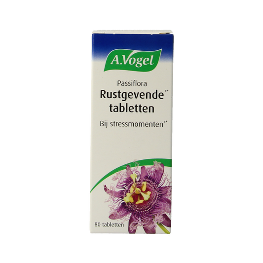 A Vogel Passiflora rustgevende tabletten in a blister pack, herbal supplement for relaxation, with green and white packaging.