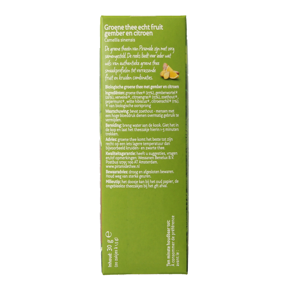 Piramide groene thee met gember en citroen in bio, 20 zakjes, fresh brewed tea in a clear glass cup with lemon slices.