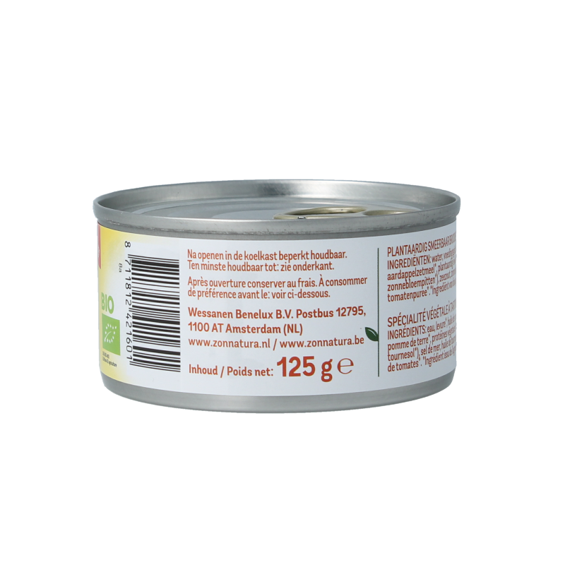 Zonnatura vegetarische biologische pate naturel spread on bread, 125g, showing creamy texture and fresh ingredients.