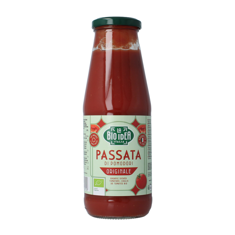 Bioidea organic passata with drained tomatoes in a 680g jar, ideal for sauces and cooking.