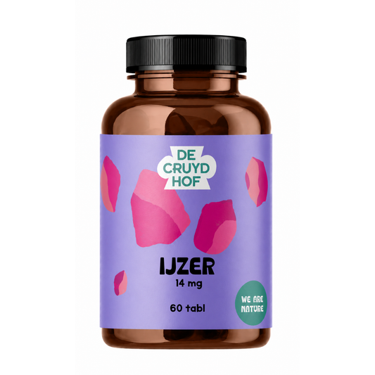 De Cruydhof IJzer voedingssupplement met 60 tabletten, close-up of the bottle and label showing product details.