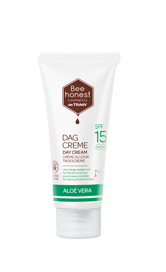 Traay Bee Honest Aloe Vera SPF15 facial day cream in 50ml jar, moisturizing skincare for healthy, protected skin.