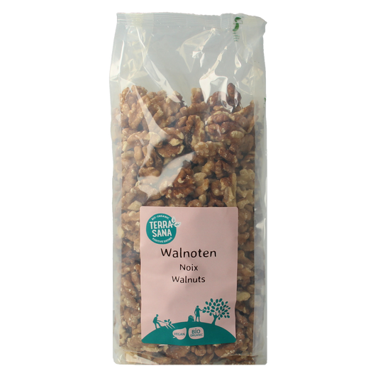 Raw organic shelled walnuts from TerraSana, superfoods product in a 600g package, with whole walnuts visible in the image.