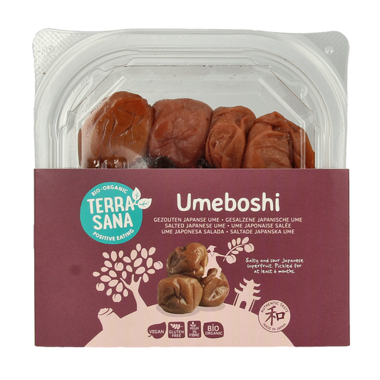 TerraSana Umeboshi gezouten Japanse biologische abrikozen in 150g verpakking, shown in close-up with label and product details.