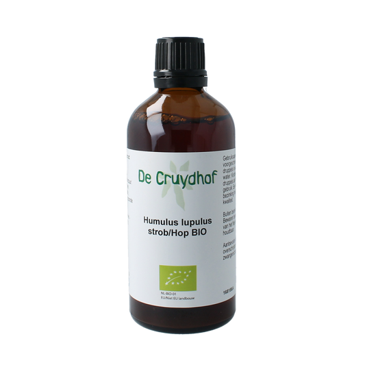 Cruydhof organic hop tincture in a 100ml bottle, herbal supplement from Cruydhof with hop flowers for natural wellness.