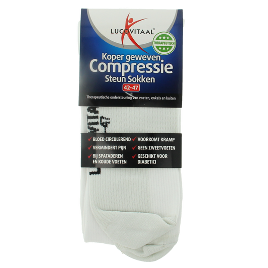 Lucovitaal copper compression support sock in size 42-47, white, shown as a close-up of the bandage on the leg.
