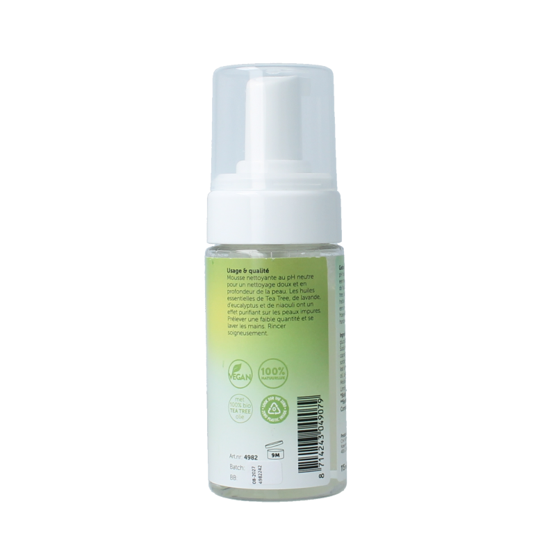 Chi Tea Tree hand and body wash foam in 115ml bottle, natural skincare product with refreshing tea tree scent and gentle cleansing.