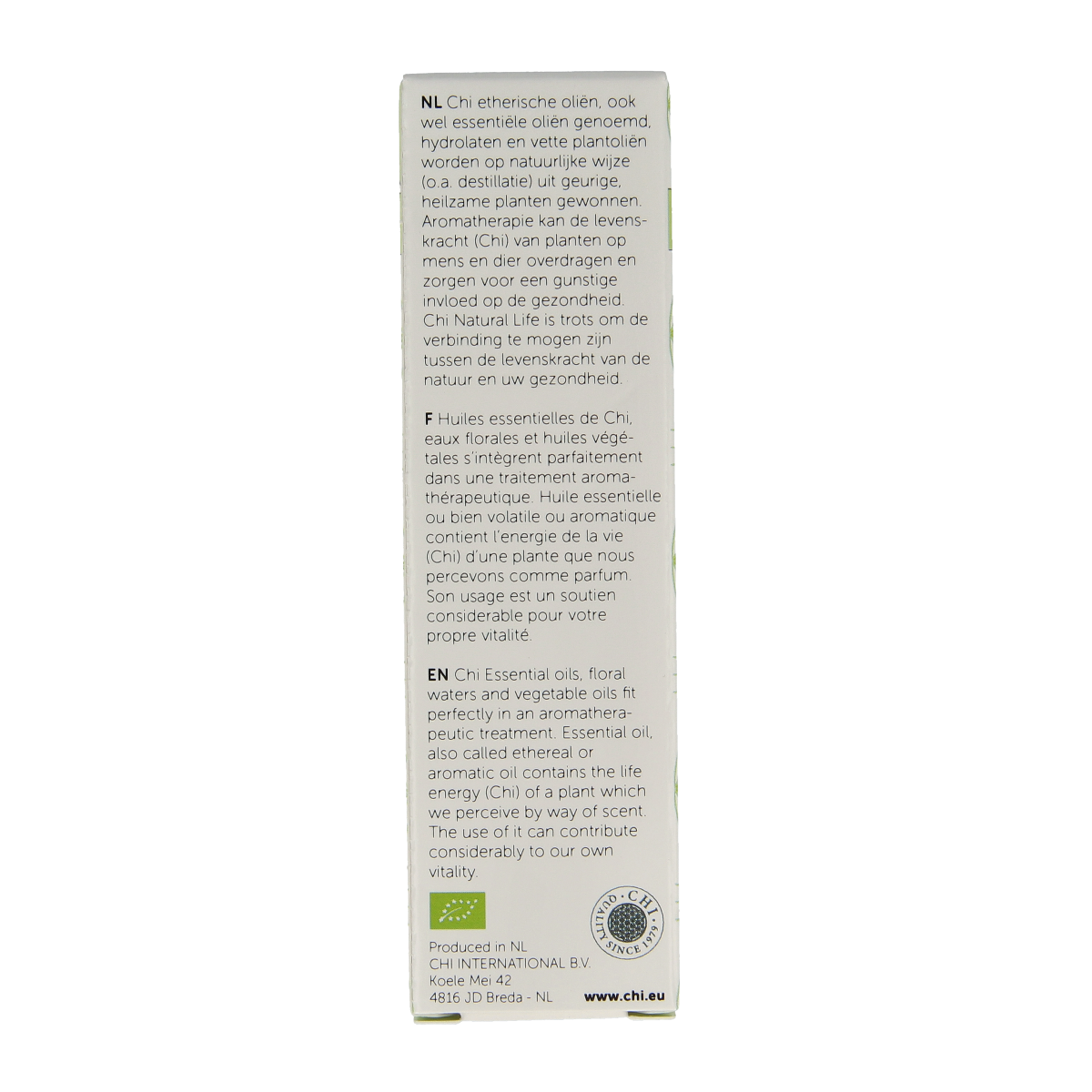 Chi Kaneel CO2 bio essential oil bottle, 10ml, featuring a clear glass container with a white cap and label, on a neutral background.