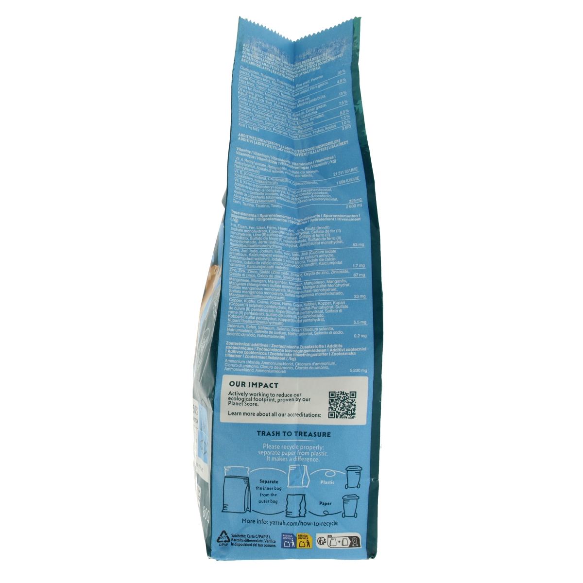 Yarrah Adult cat food with fish and chicken, organic, 800g bag, featuring a bowl of cat food and fresh fish and chicken ingredients.