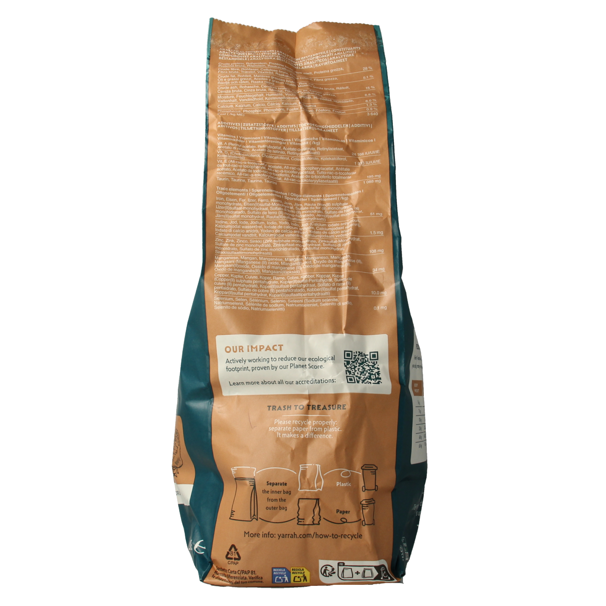 Yarrah grain-free organic dog food in a 2000g bag, natural pet food by Yarrah for healthy, grain-free canine nutrition.