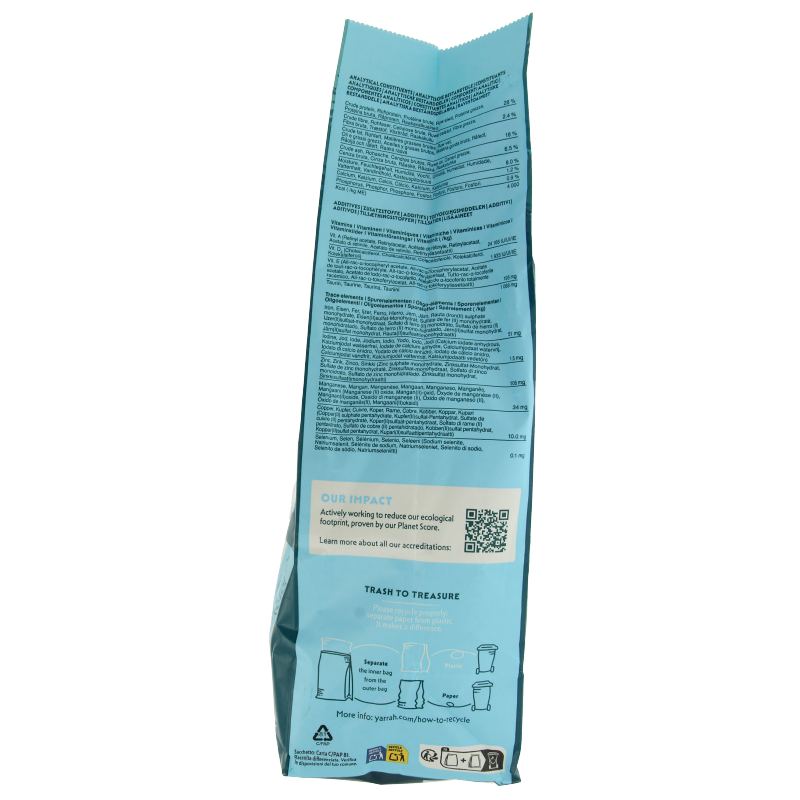 Yarrah Puppy organic dog food in 2000g bag, natural pet nutrition for puppies, with visible packaging and branding.