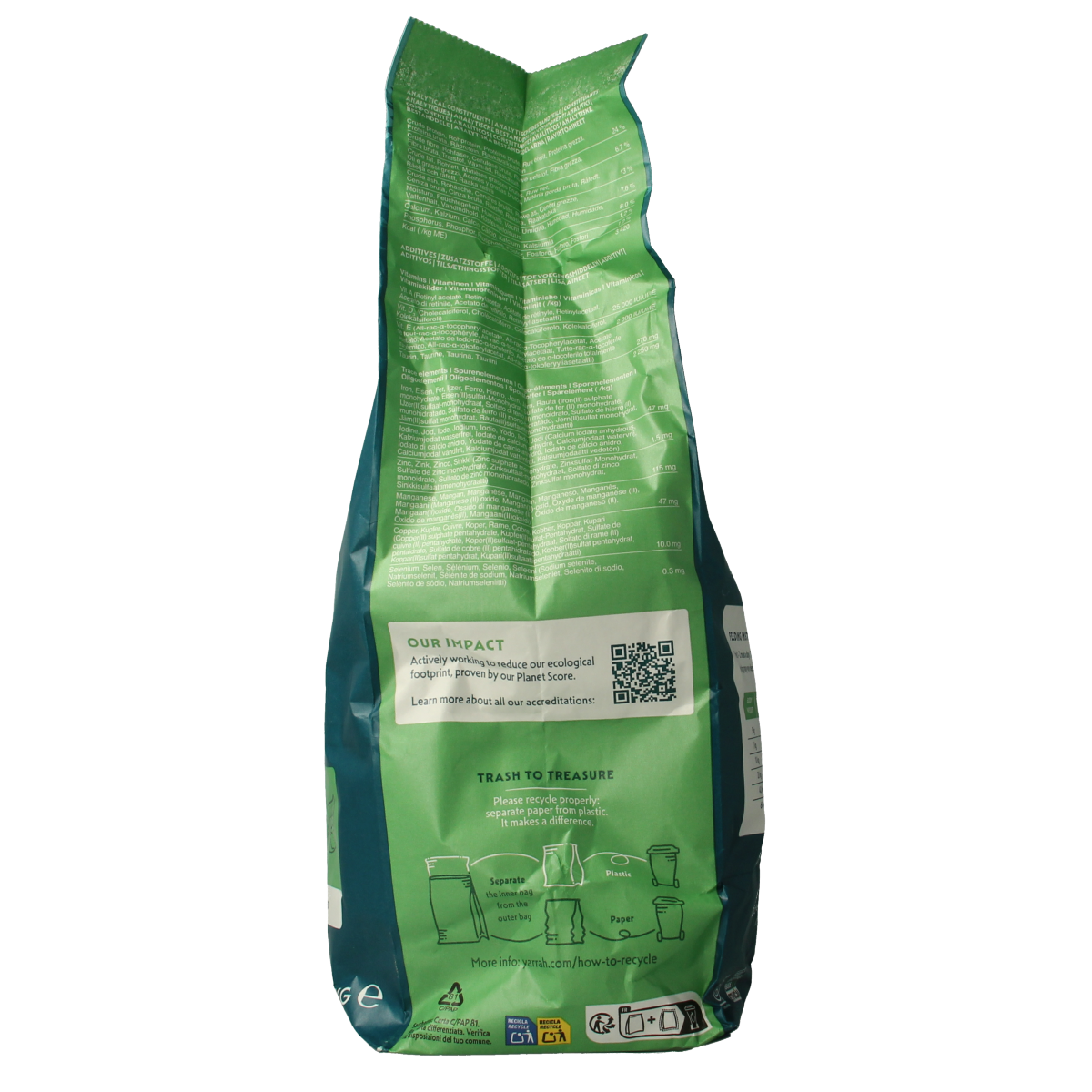 Yarrah Vega Bio dog food bag, 2000 grams, natural vegetarian pet food for dogs, with eco-friendly packaging.