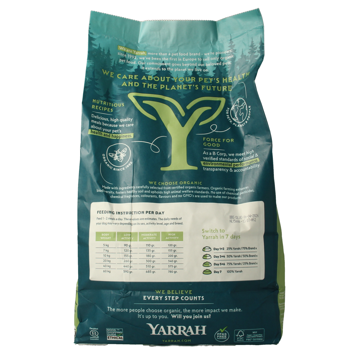 Yarrah vegan wheat-free organic dog food in a 2000g bag, natural pet nutrition from Yarrah.