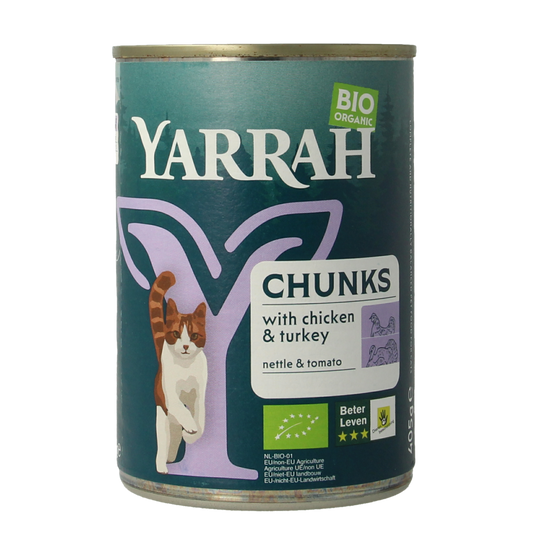 Yarrah organic cat food chunks with chicken and turkey in sauce, 405 grams, natural pet nutrition for cats.