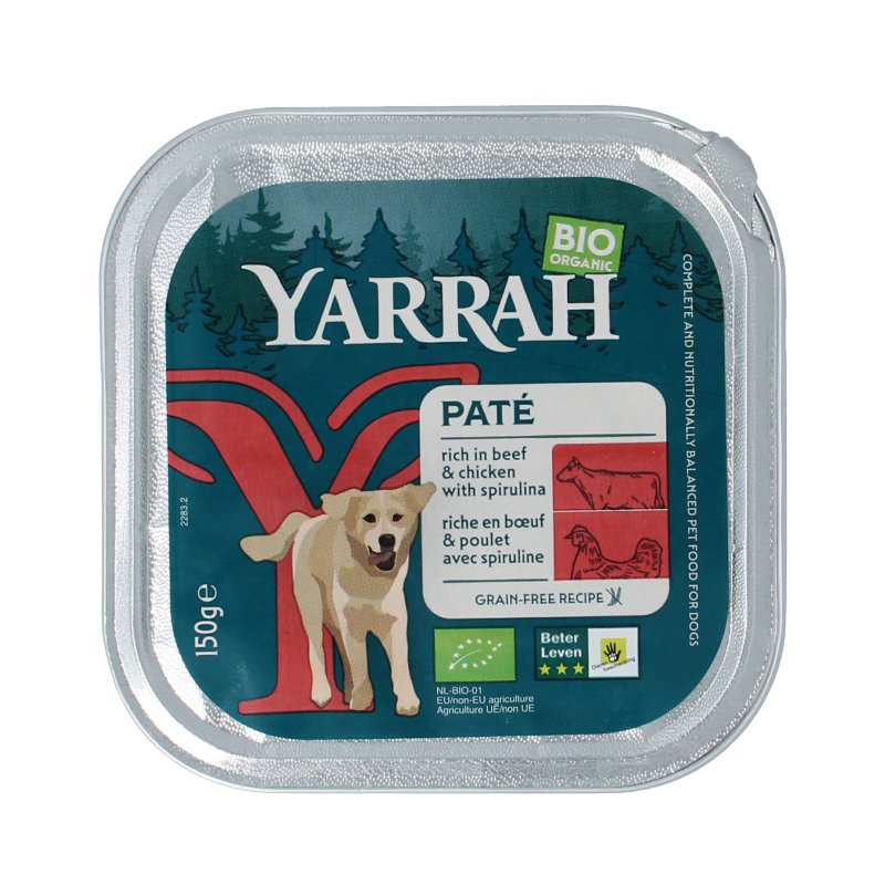 Yarrah organic dog food pate with beef and chicken, 150g, showcasing the canned pet food product in a natural setting.