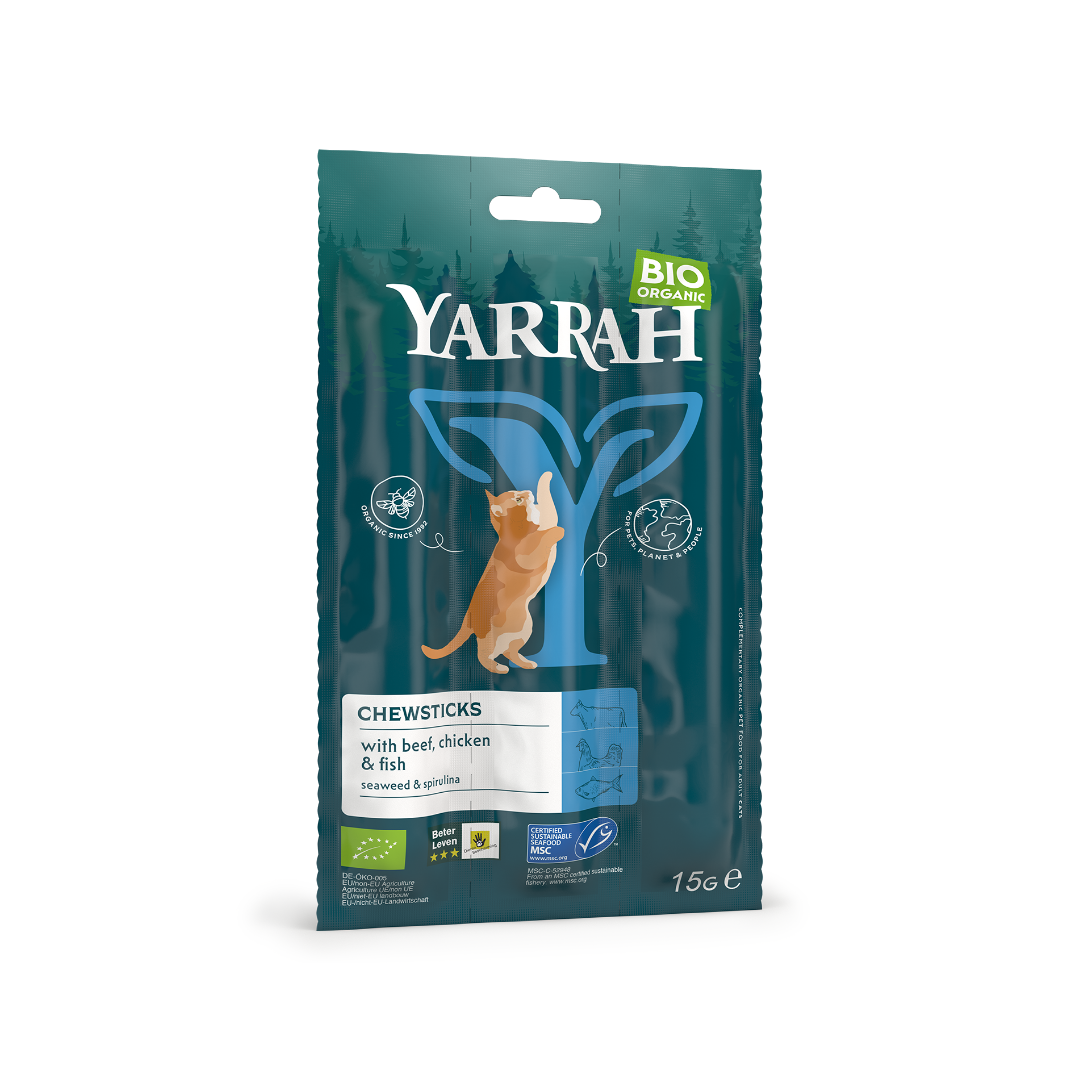Yarrah bio cat chew sticks, 15 grams, natural organic pet food for cats, displayed in the image