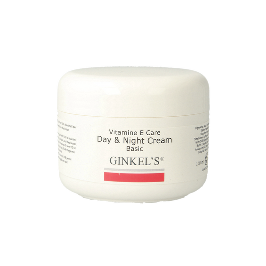 P20 Vitamine E day and night face cream softgels for skincare, showing the product packaging and softgel capsules.